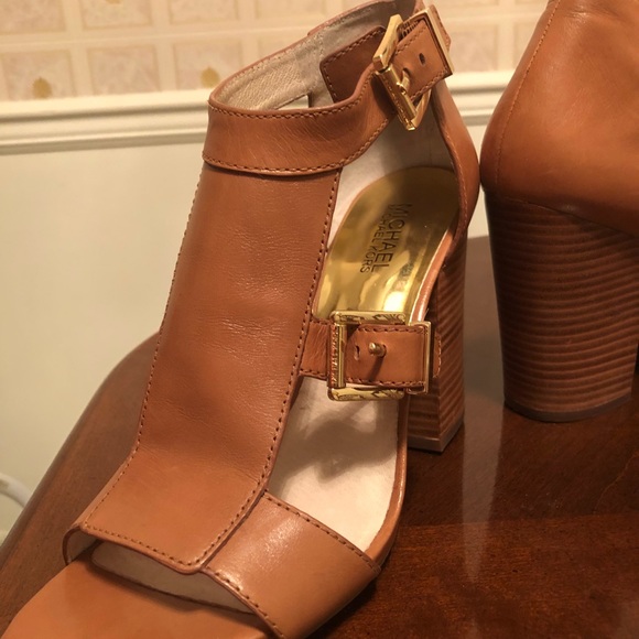 Michael Kors female size 10 shoes - pre-worn 3 hrs - Picture 6 of 8